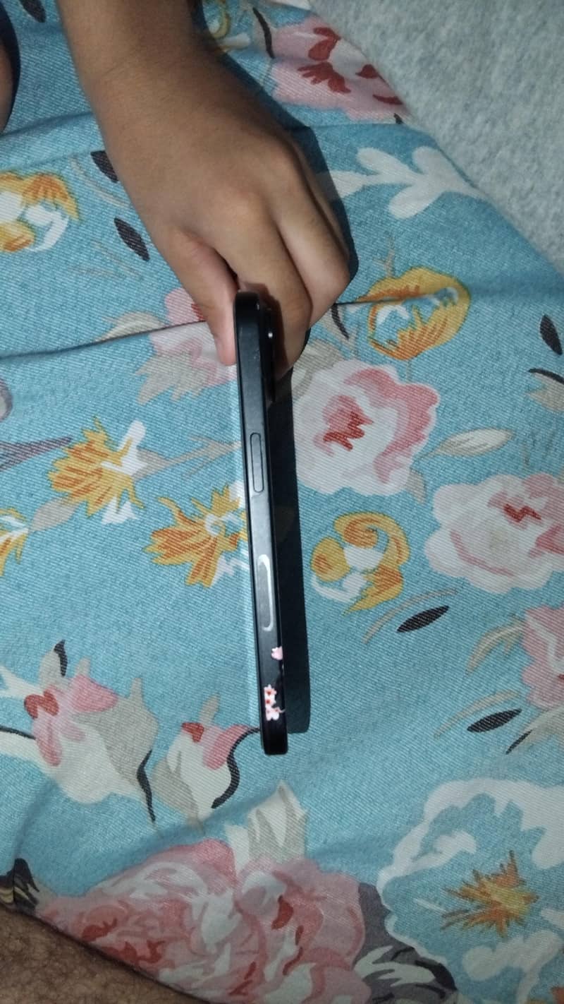 Apple iPhone 15 3