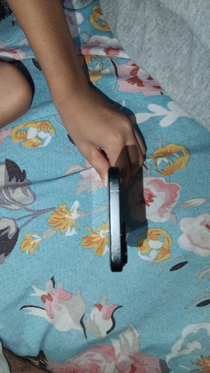 Apple iPhone 15 4