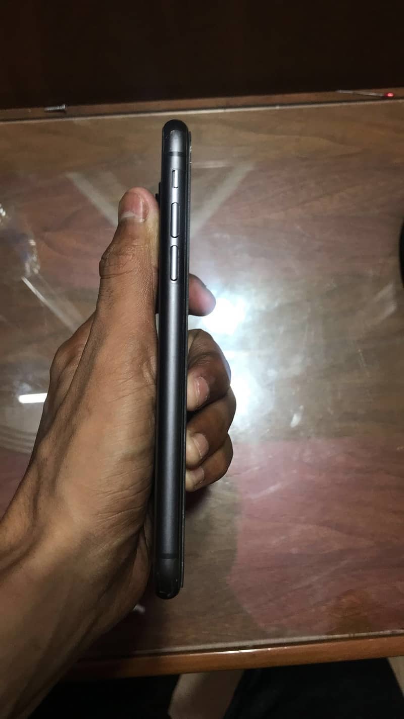 Apple iPhone 11 0
