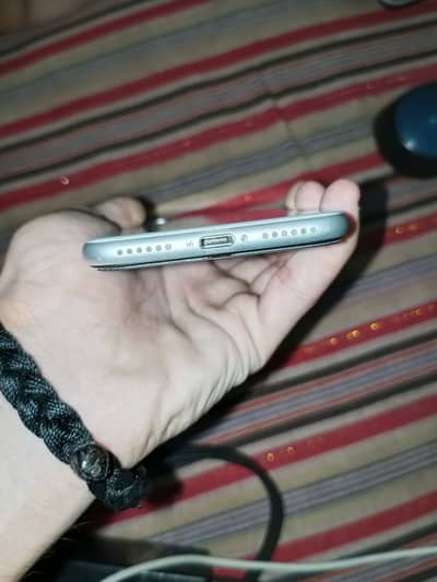 Apple iPhone SE