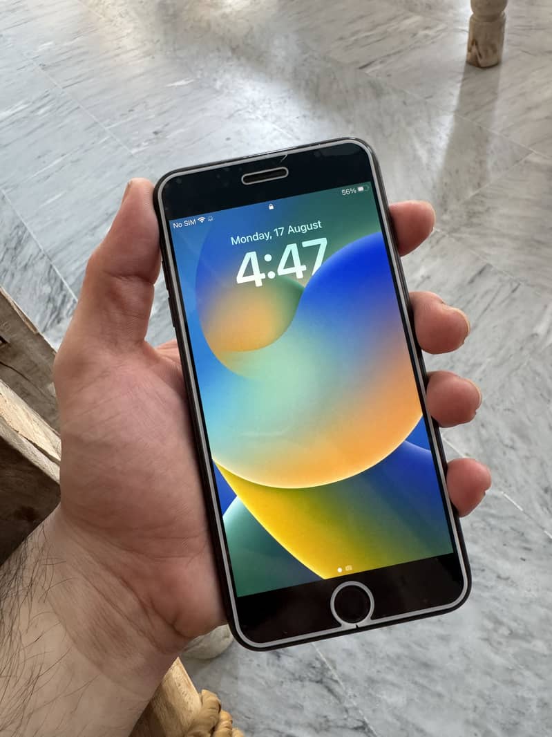 Apple iPhone 8 Plus 4