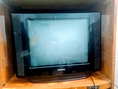 Samsung CRT tv. . . 21 to24inch. . in used.