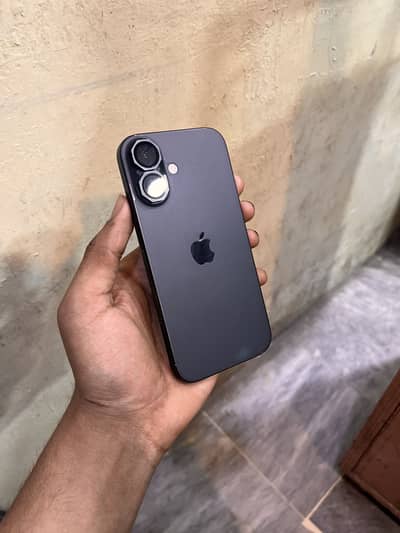 Apple iPhone 16