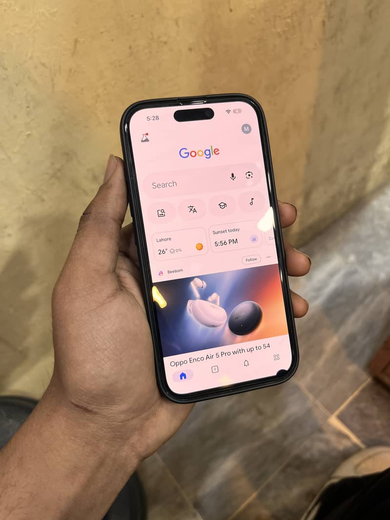 Apple iPhone 16 3
