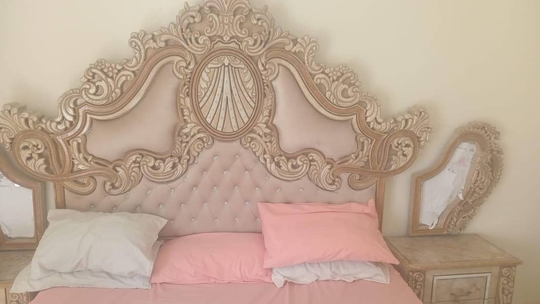 Fancy bedroom set 0