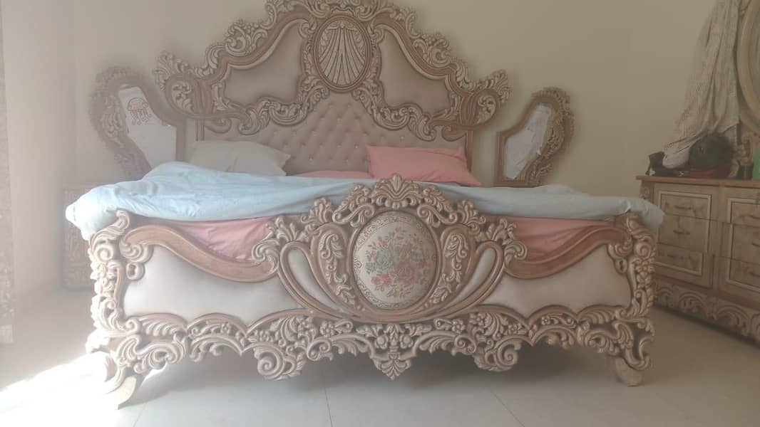 Fancy bedroom set 4