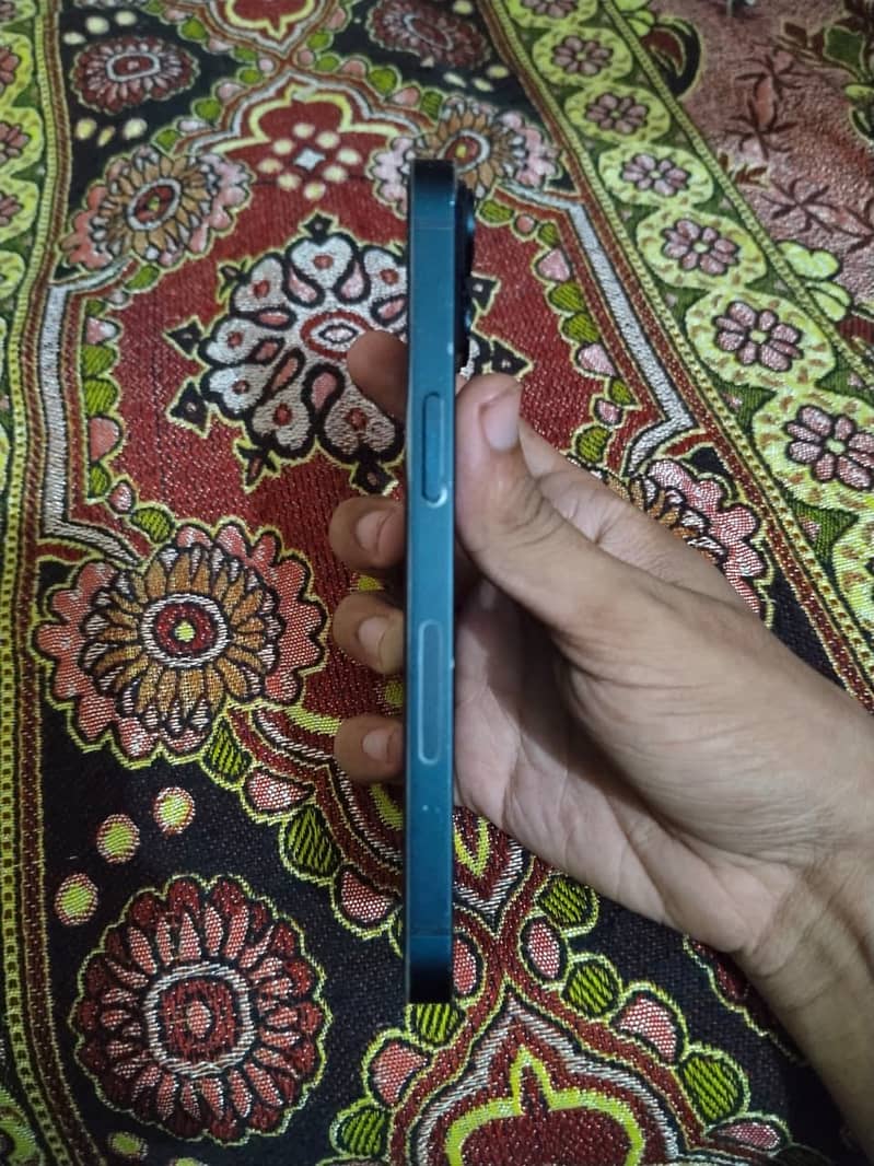 Apple iPhone 14 2