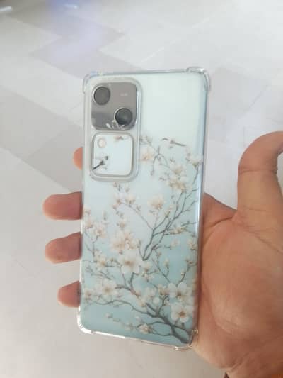 vivo  v30 box charger sath hai