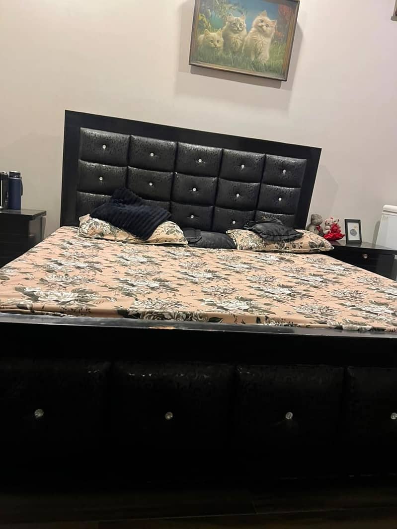 Double bed in 10/10 condition 6