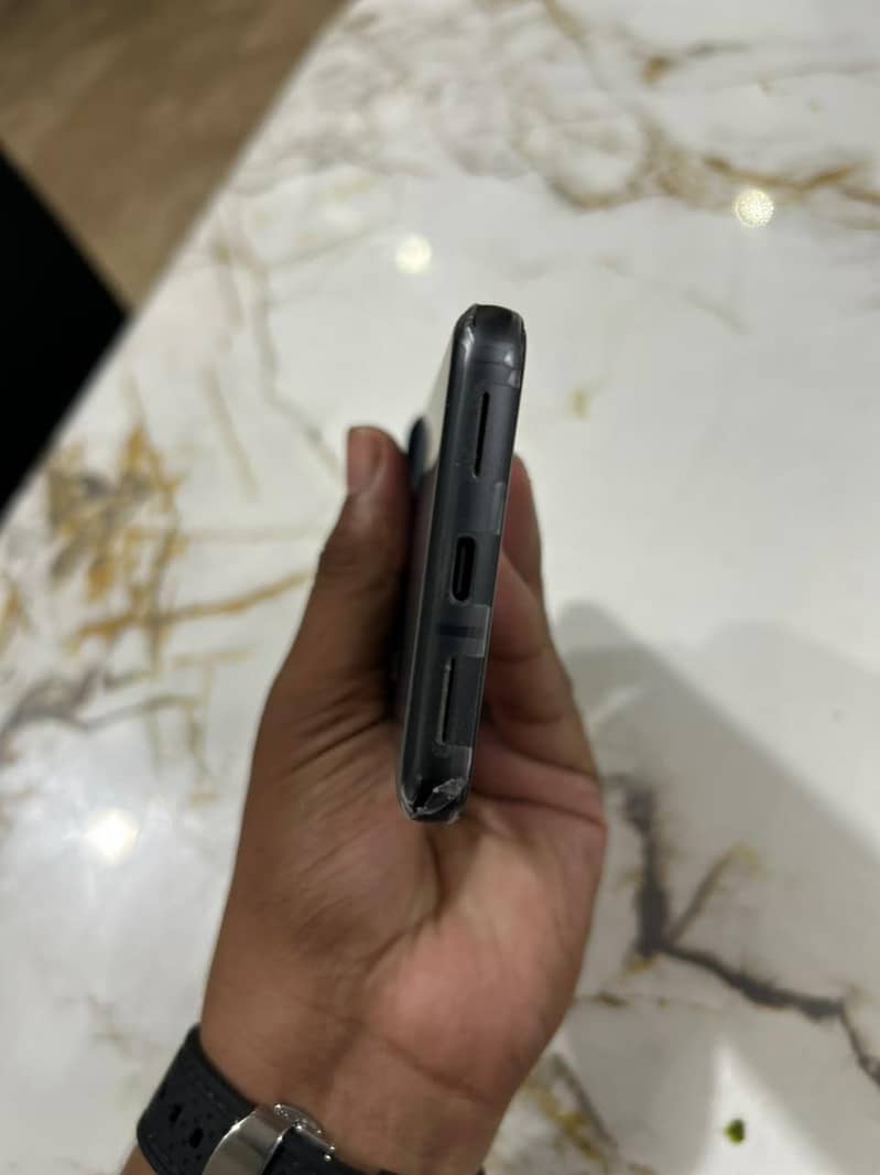Google Pixel 8 2