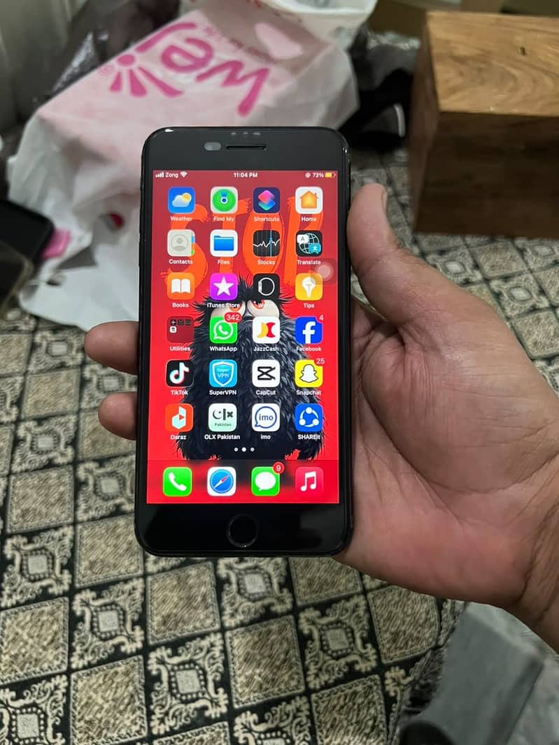 Apple iPhone 7 Plus 1