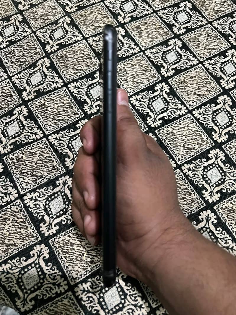Apple iPhone 7 Plus 5