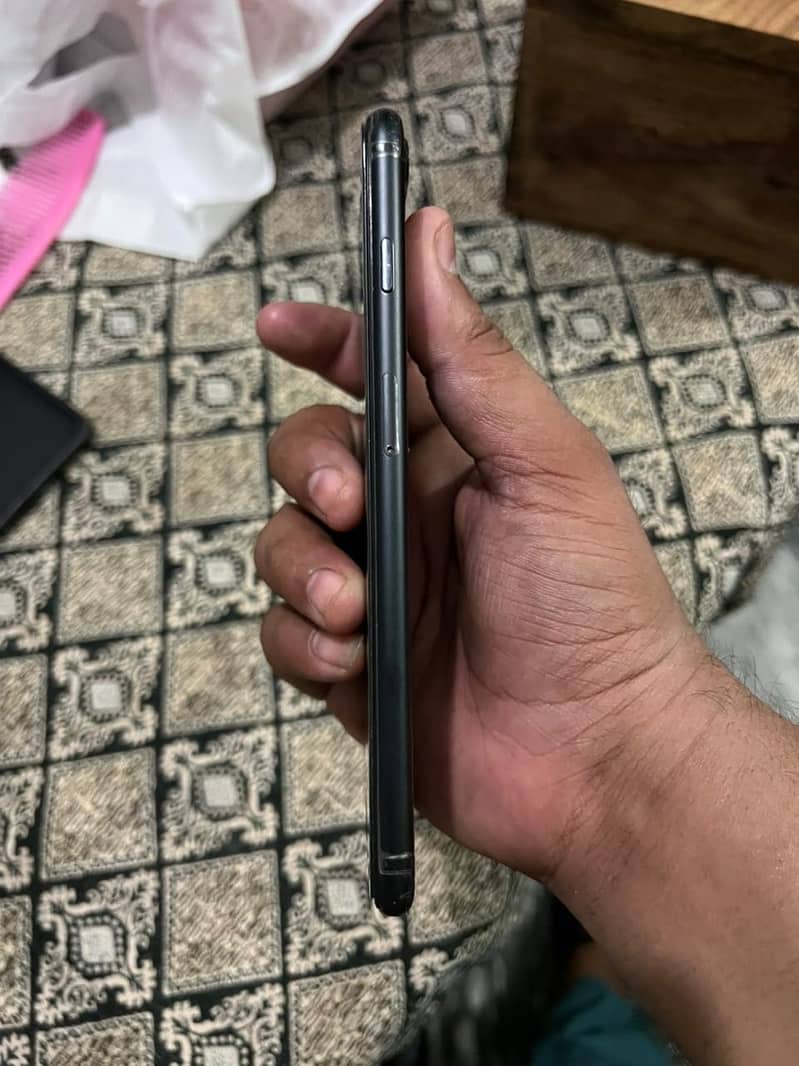 Apple iPhone 7 Plus 6