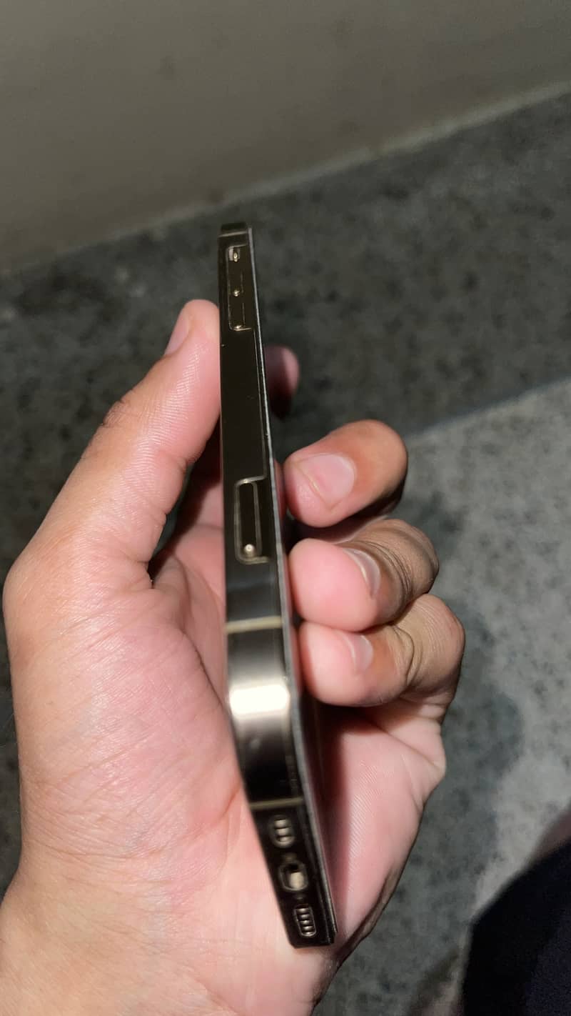 Apple iPhone 12 Pro 2