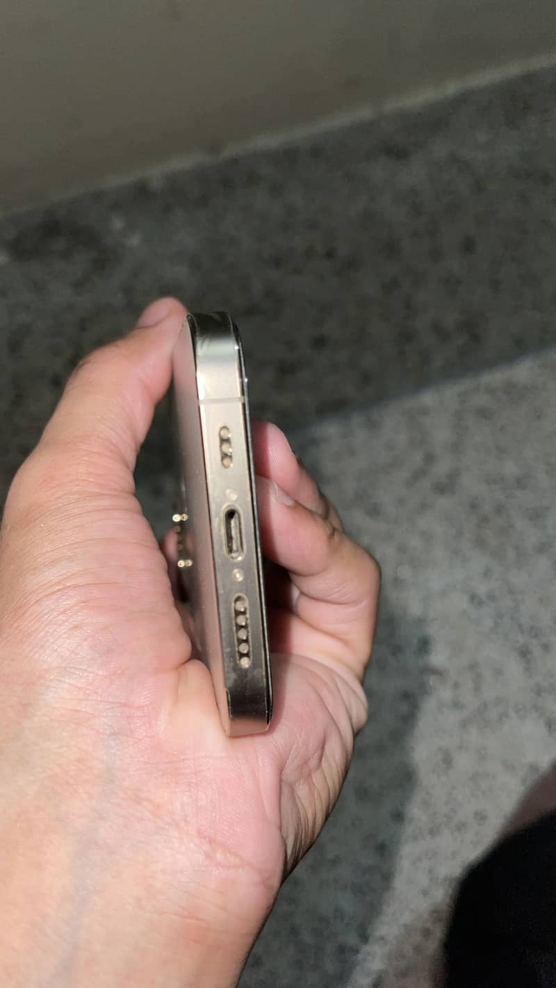 Apple iPhone 12 Pro 4