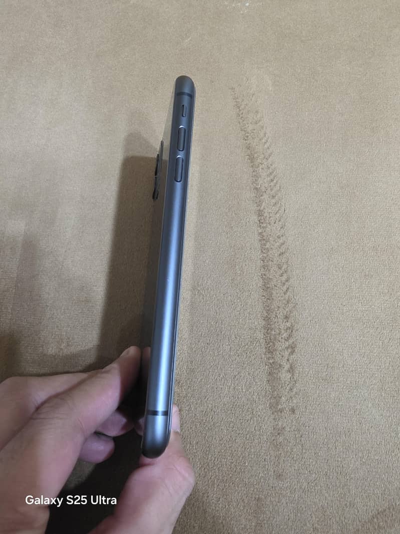 Apple iPhone 11 3