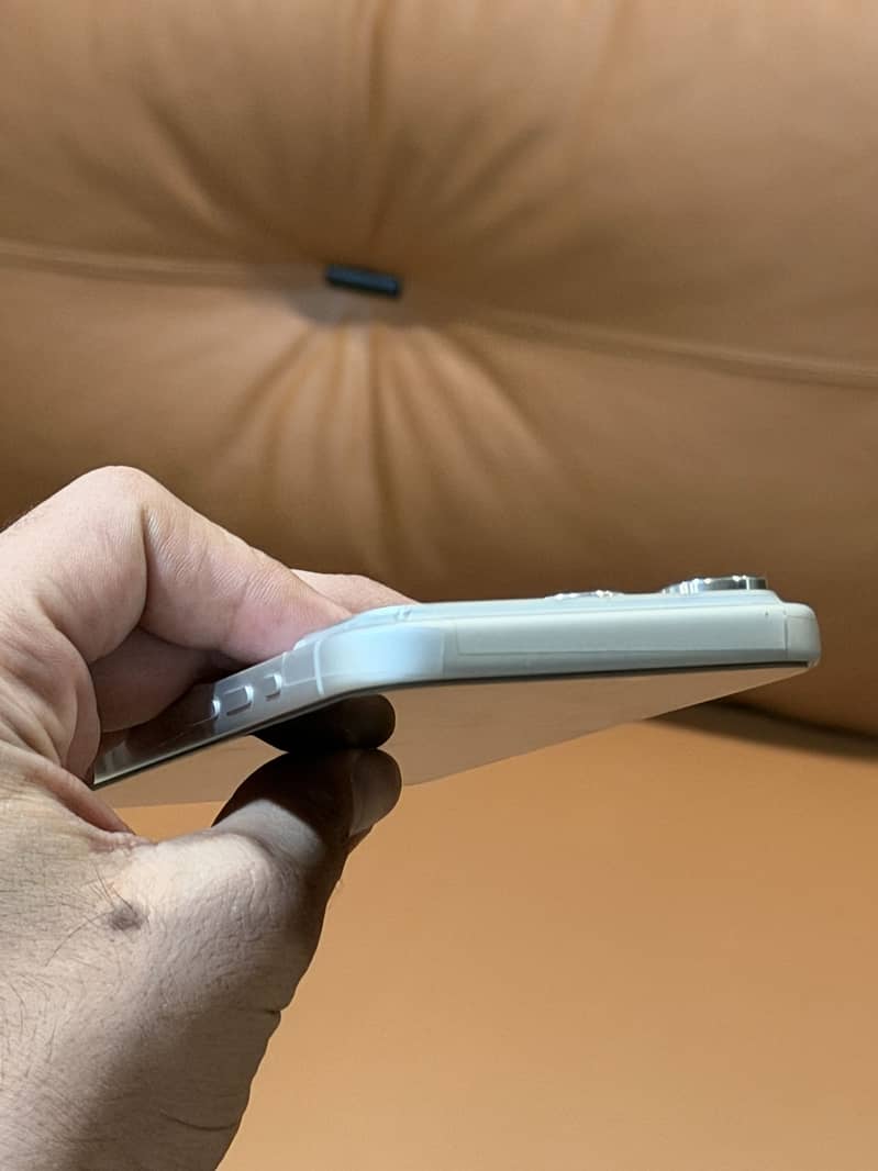 Apple iPhone 17 Pro Max 5