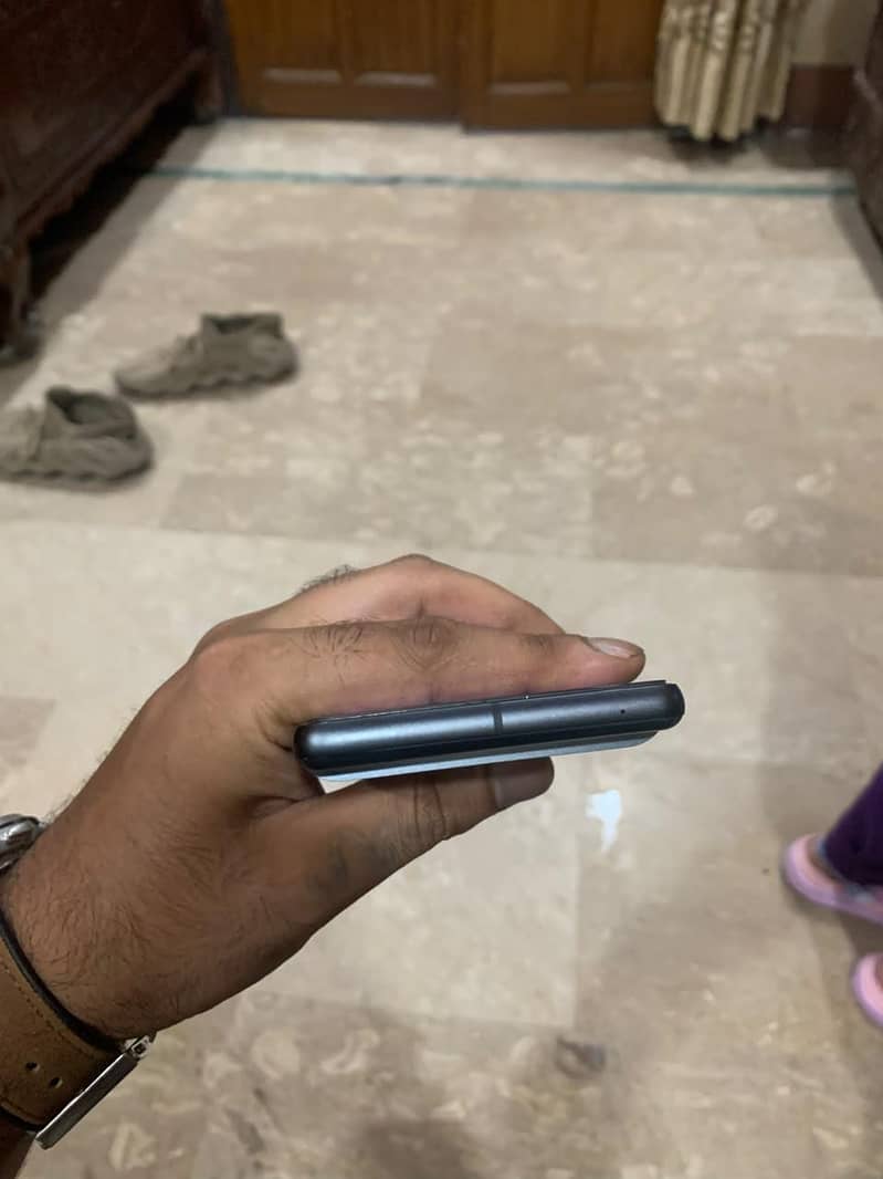Google Pixel 7 4