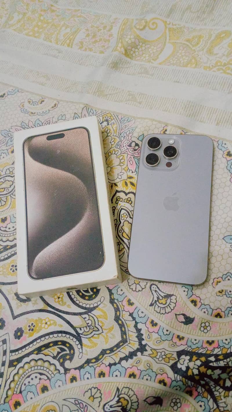 Apple iPhone 15 Pro Max 0