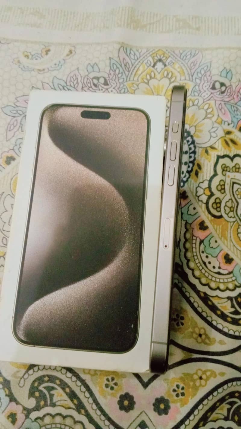Apple iPhone 15 Pro Max 2