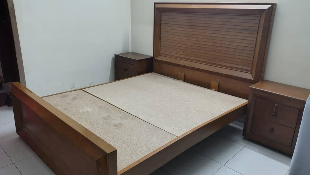 Queen Bed set. 1