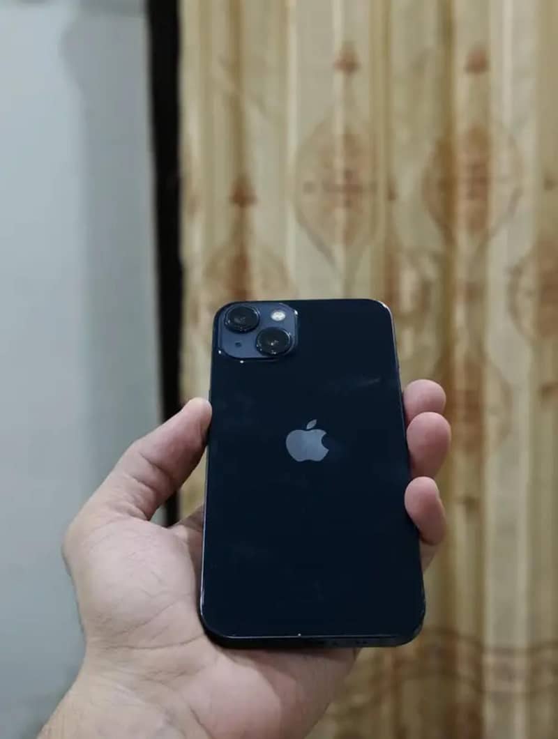 Apple iPhone 13 0