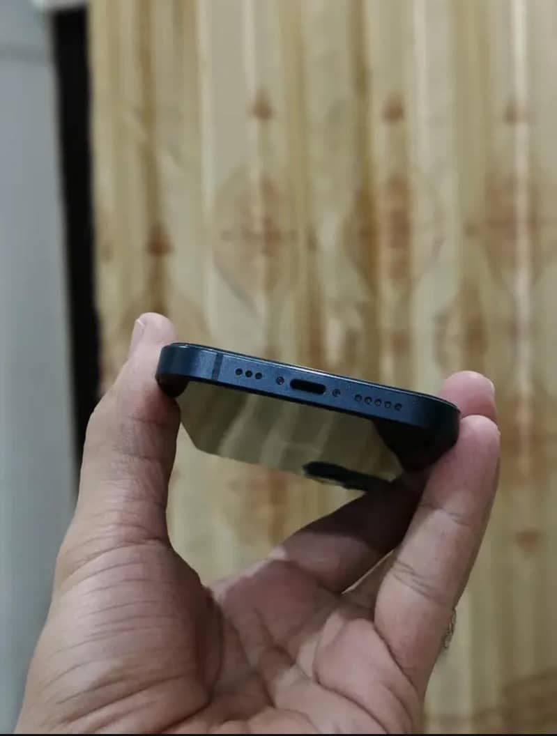 Apple iPhone 13 3