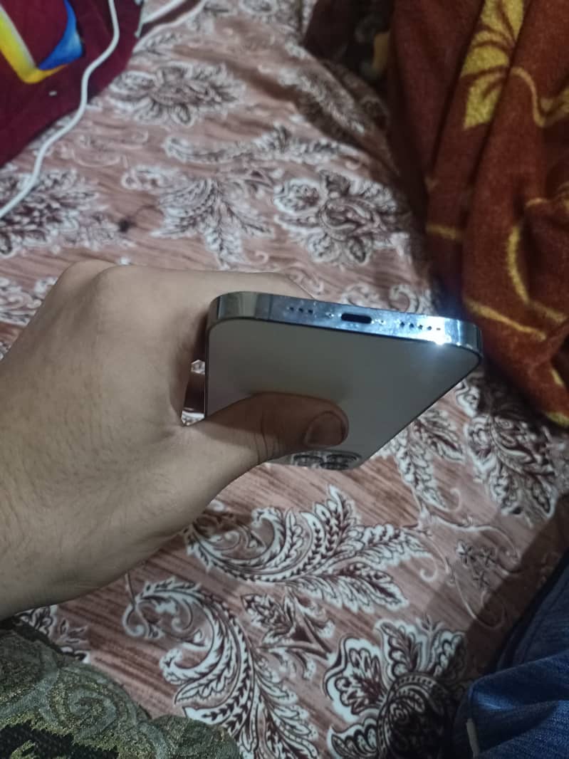 Apple iPhone 12 Pro 1