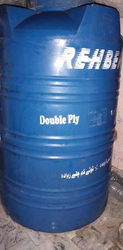 2 Water Tanks for sale conditions 10/9  neet & Clean