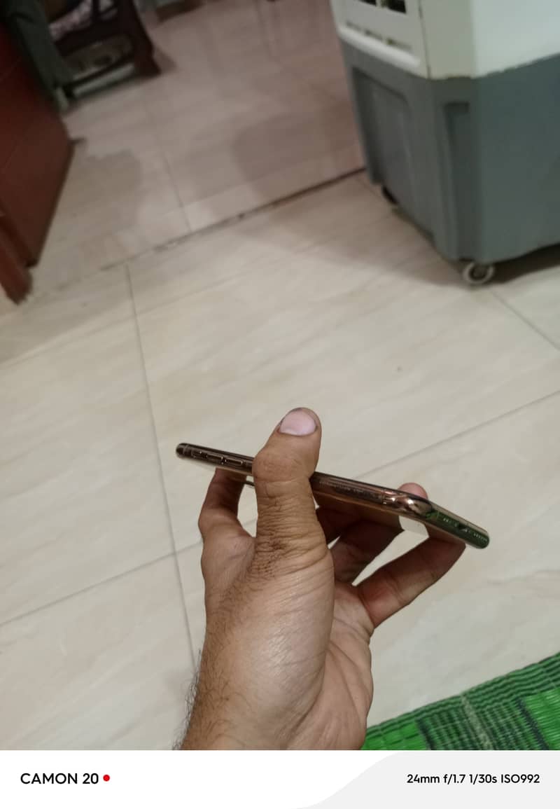 Apple iPhone 11 Pro 1