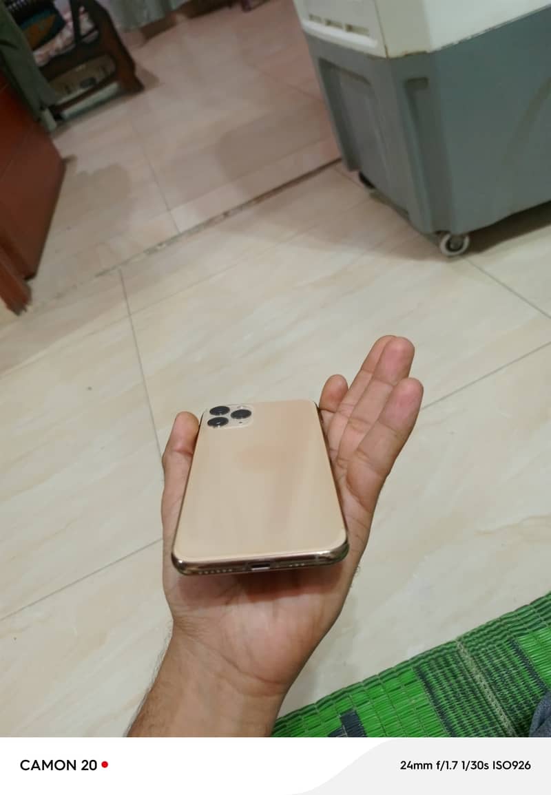 Apple iPhone 11 Pro 7