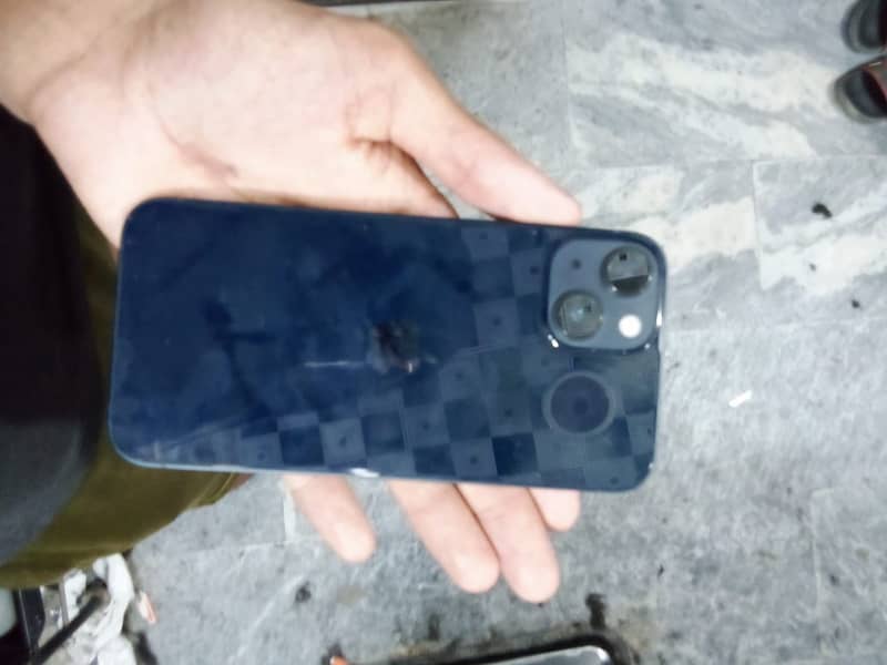 Apple iPhone 13 1