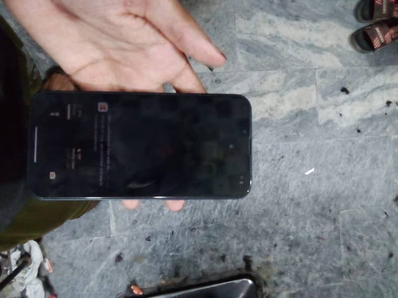 Apple iPhone 13 2