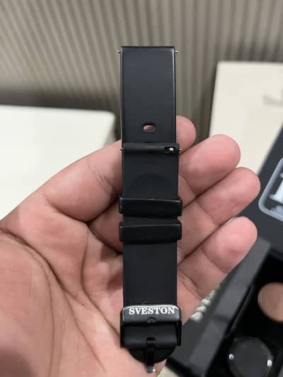 Sveston valentina smart watch with orignal box and charging cable
