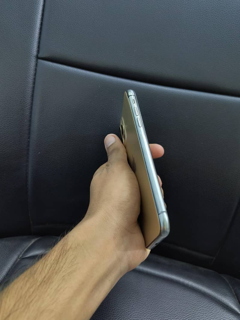 Apple iPhone X 2