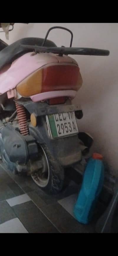 2018 model scoty bechaini hai 03448330367