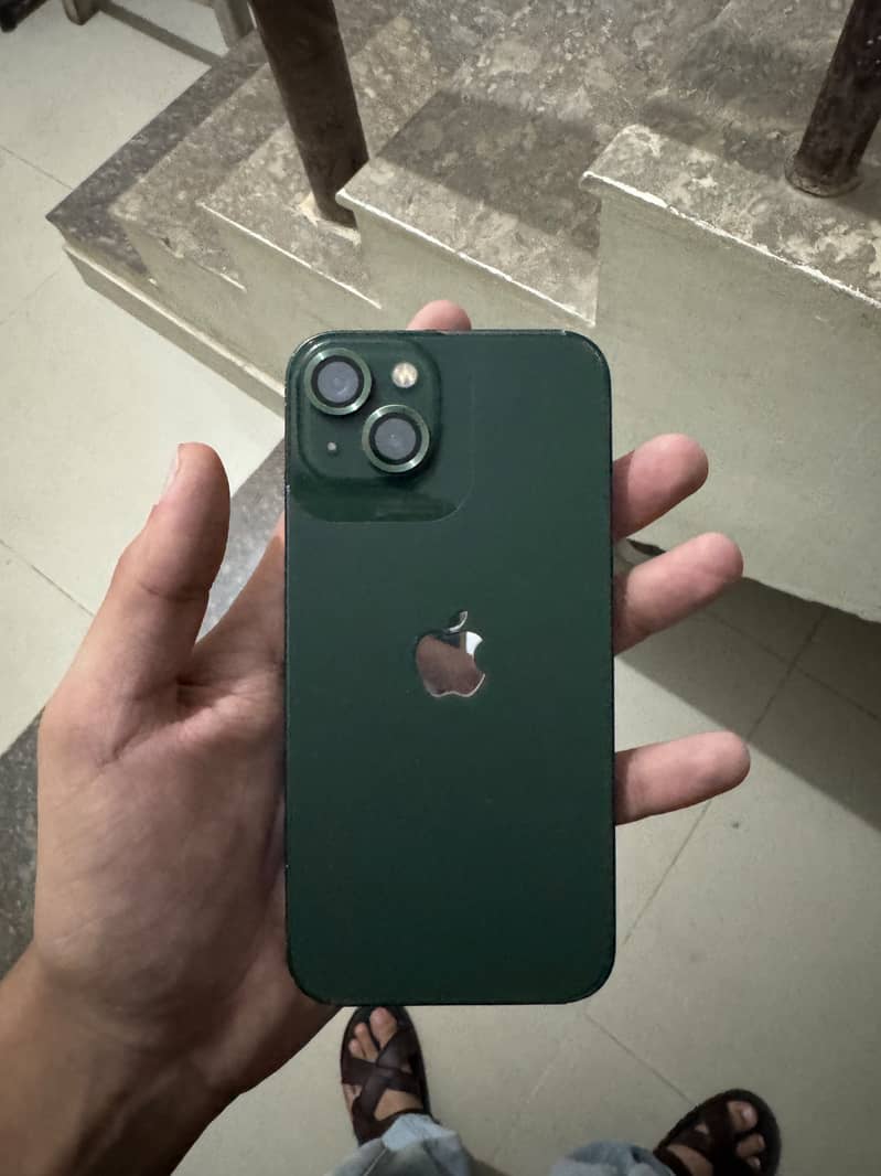 Apple iPhone 13 0