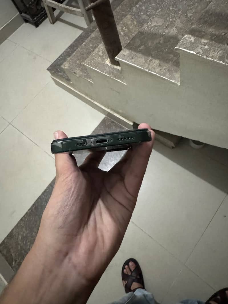 Apple iPhone 13 5