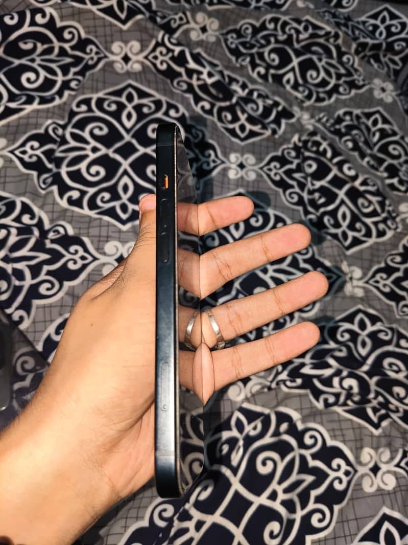 Apple iPhone 15 1