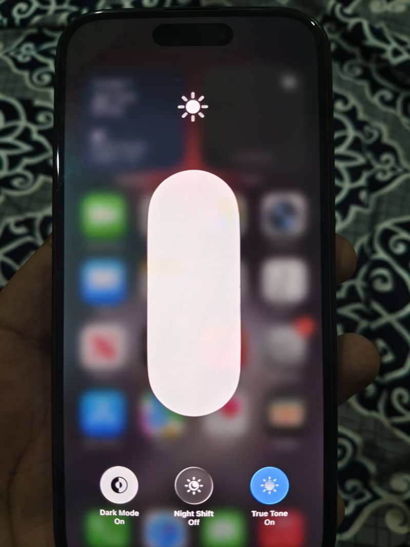 Apple iPhone 15 9