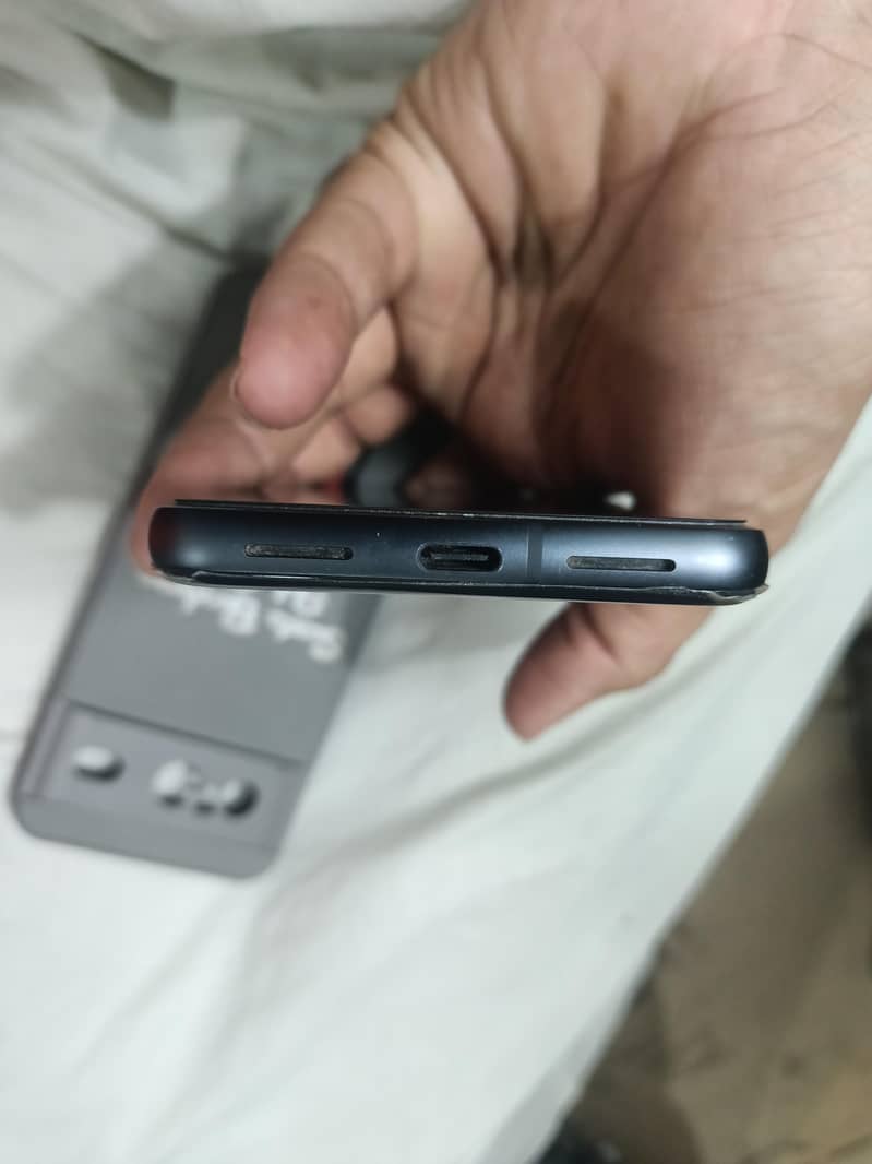 Google Pixel 8 5