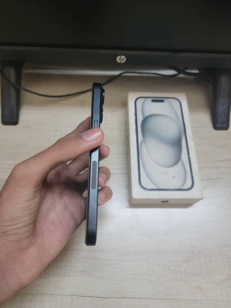 Apple iPhone 15 4