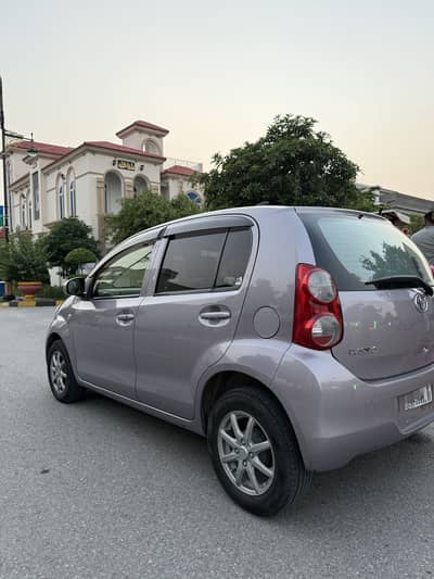 Toyota Passo 2012