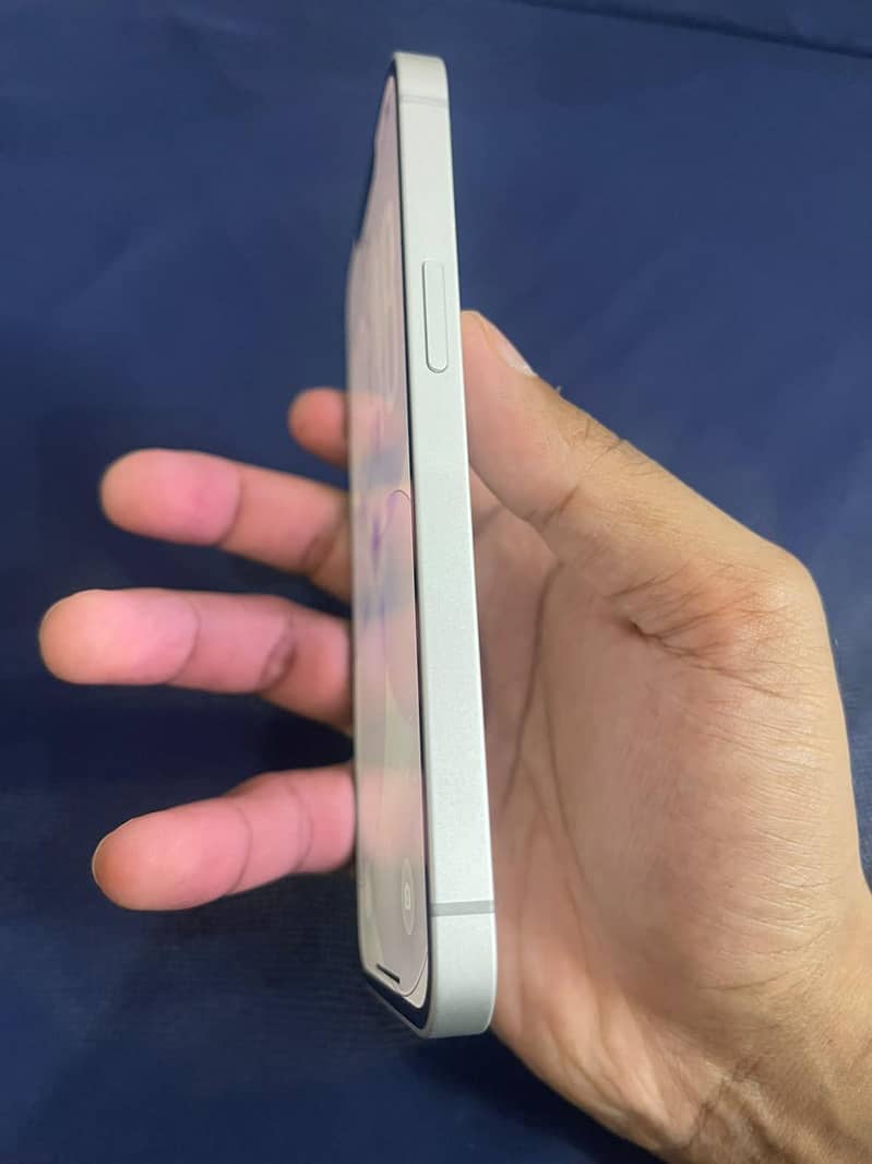 iPhone 17 e | 256 GB 5