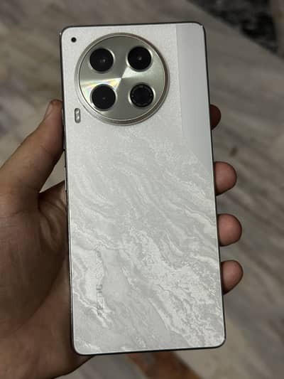 Tecno CAMON 30