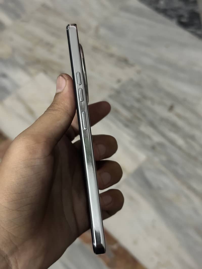 Tecno CAMON 30 1