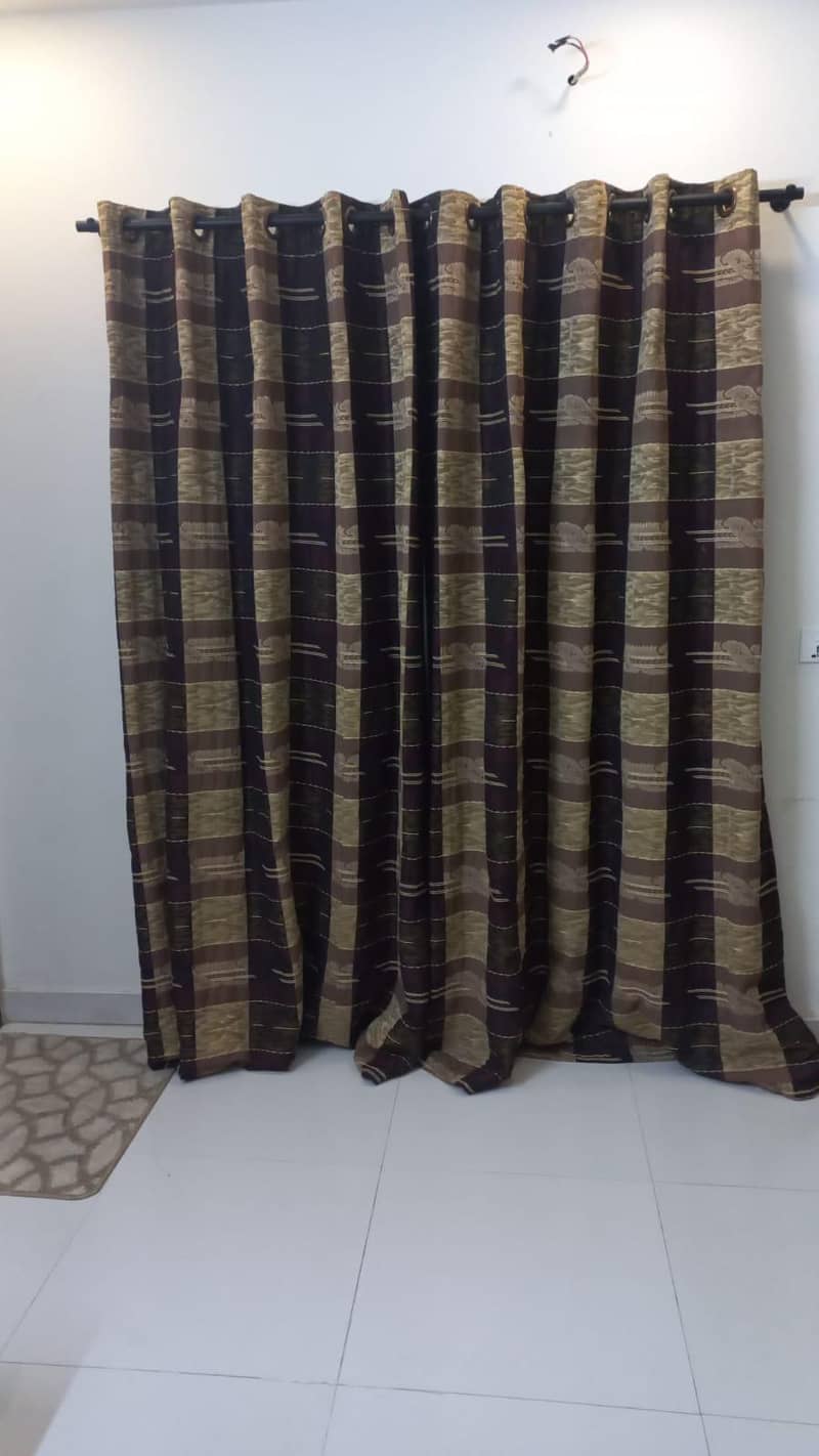 4 curtains 1