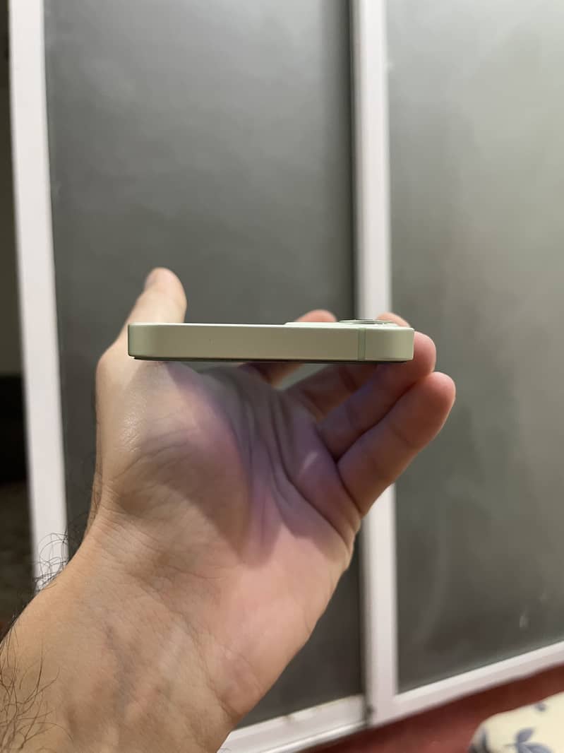 Apple iPhone 12 mini 3