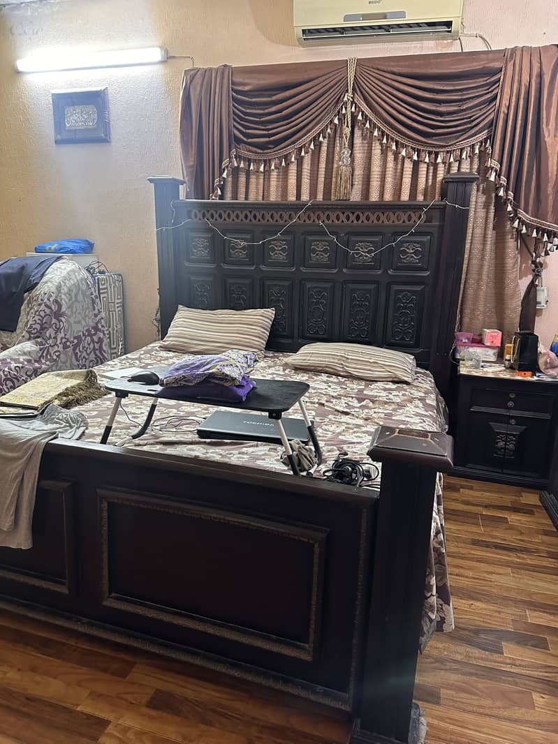 King size bed with dressing table 1