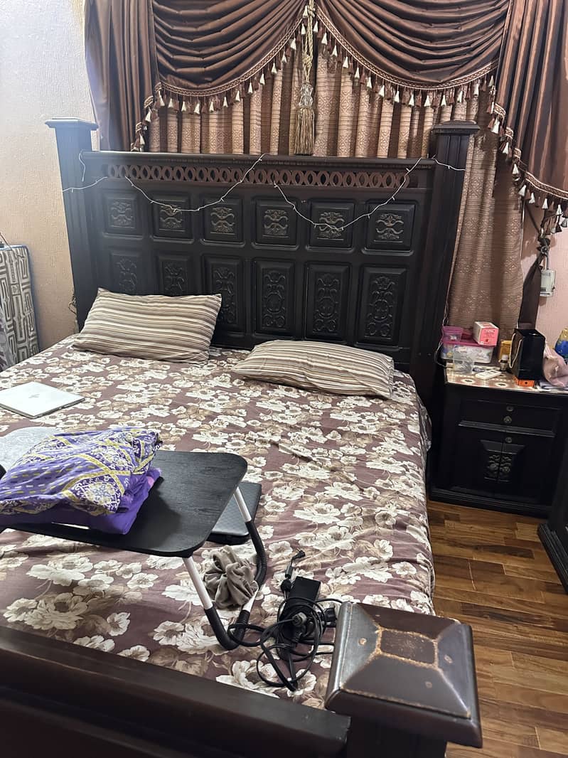 King size bed with dressing table 2